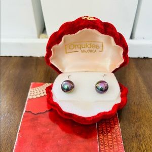 Real pearl’s earring